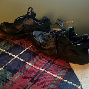 Nike Huarache Shoes!!